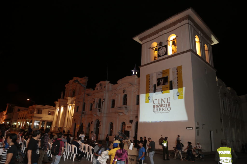 La Torre del Reloj se convirtió en pantalla de cine